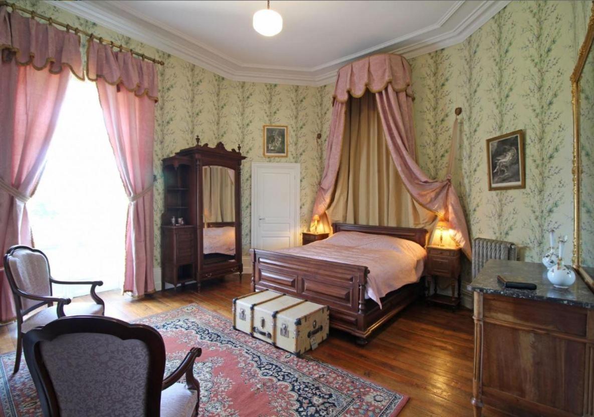 Bed and Breakfast Domaine De Bort Saint-Priest-Taurion Екстер'єр фото